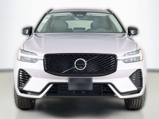 Volvo XC60 Plug-In Hybrid Plus T8 AWD Volvo XC60 Plug-In Hybrid Plus T8 AWD