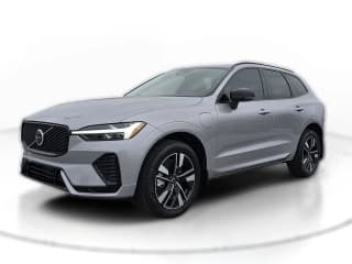 Volvo XC60 Plug-In Hybrid Core T8 AWD Volvo XC60 Plug-In Hybrid Core T8 AWD