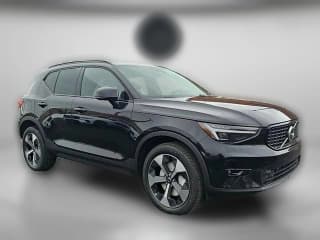Volvo XC40 Plus B4 FWD Volvo XC40 Plus B4 FWD