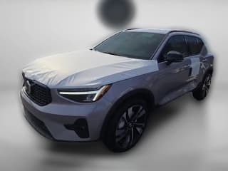Volvo XC40 Plus B5 AWD Volvo XC40 Plus B5 AWD