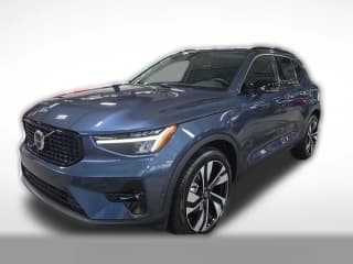 Volvo XC40 Plus B5 AWD Volvo XC40 Plus B5 AWD
