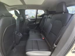 Volvo XC40 Core B5 AWD 2026 — side view