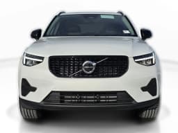 Volvo XC40 Core B5 AWD 2026 — side view