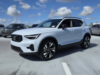 Volvo XC40 Ultra B5 AWD Volvo XC40 Ultra B5 AWD