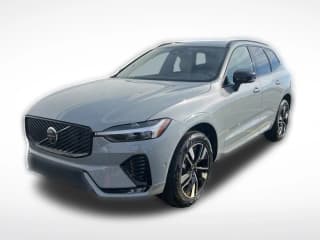 Volvo XC60 Plus B5 AWD Volvo XC60 Plus B5 AWD