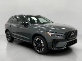 Volvo XC60 Plus B5 AWD Volvo XC60 Plus B5 AWD