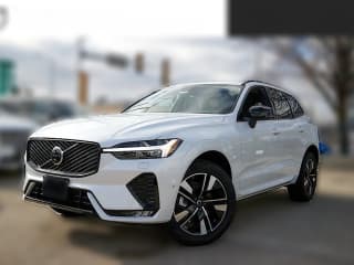Volvo XC60 Plus B5 AWD Volvo XC60 Plus B5 AWD