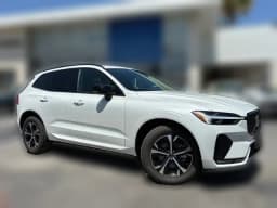 Volvo XC60 Core B5 AWD 2026 — side view