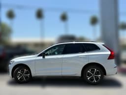 Volvo XC60 Core B5 AWD 2026 — side view