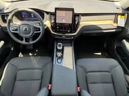 Volvo XC60 Core B5 AWD 2026 — side view