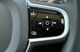 Volvo XC60 Core B5 AWD 2026 — side view
