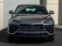 Lamborghini Urus SE AWD 2026 — side view